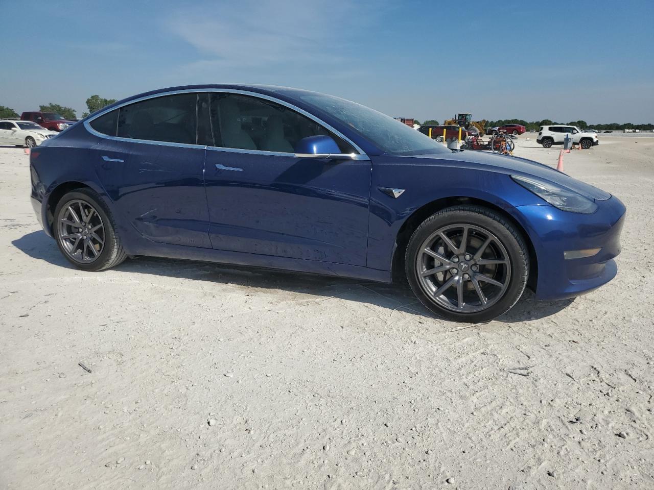 2019 TESLA MODEL 3 - Фото 4