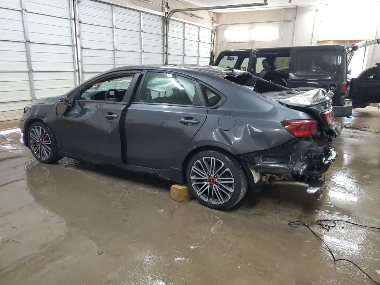 2024 KIA FORTE GT - Фото 2