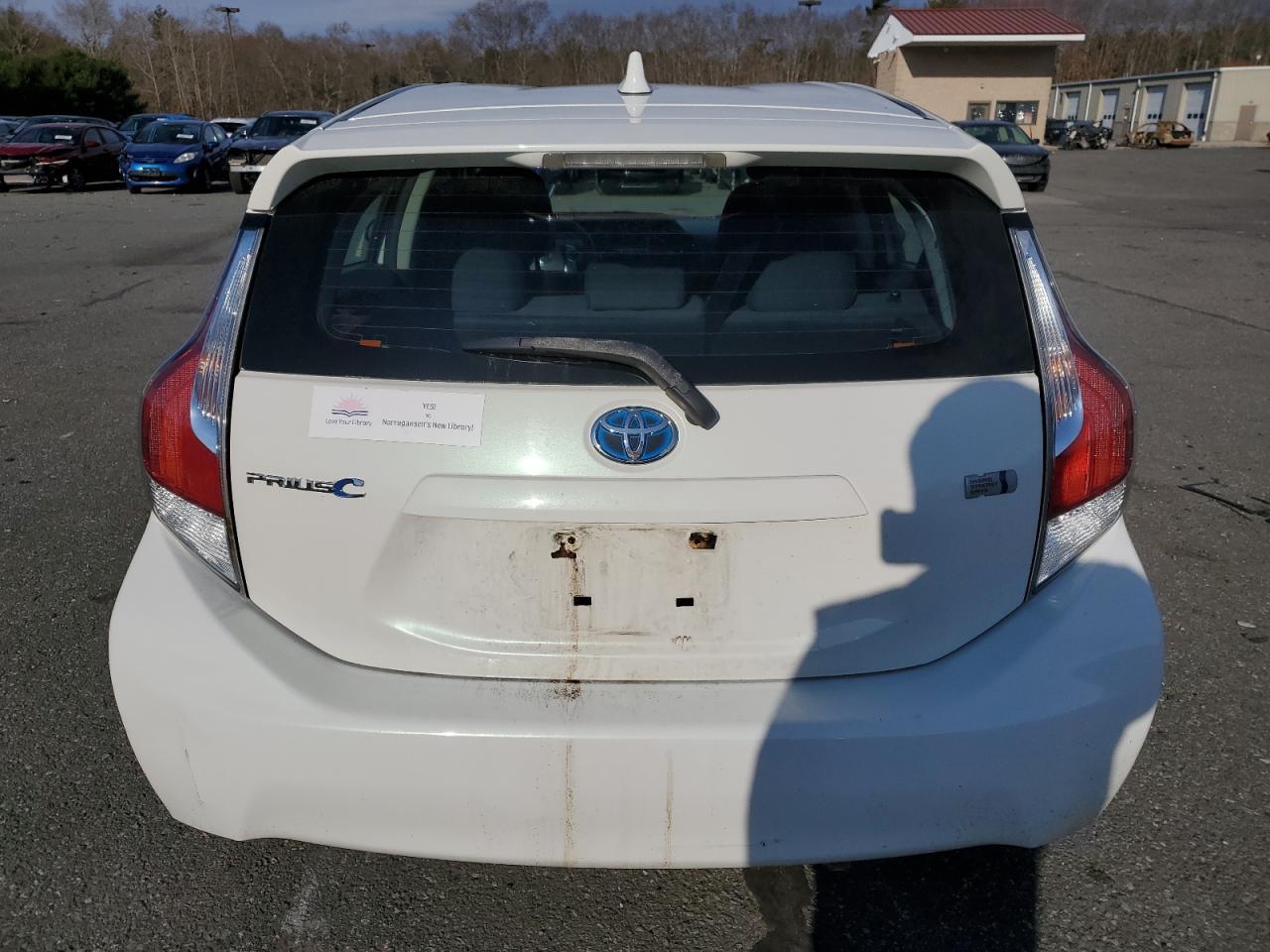 2015 TOYOTA PRIUS C - Image 6