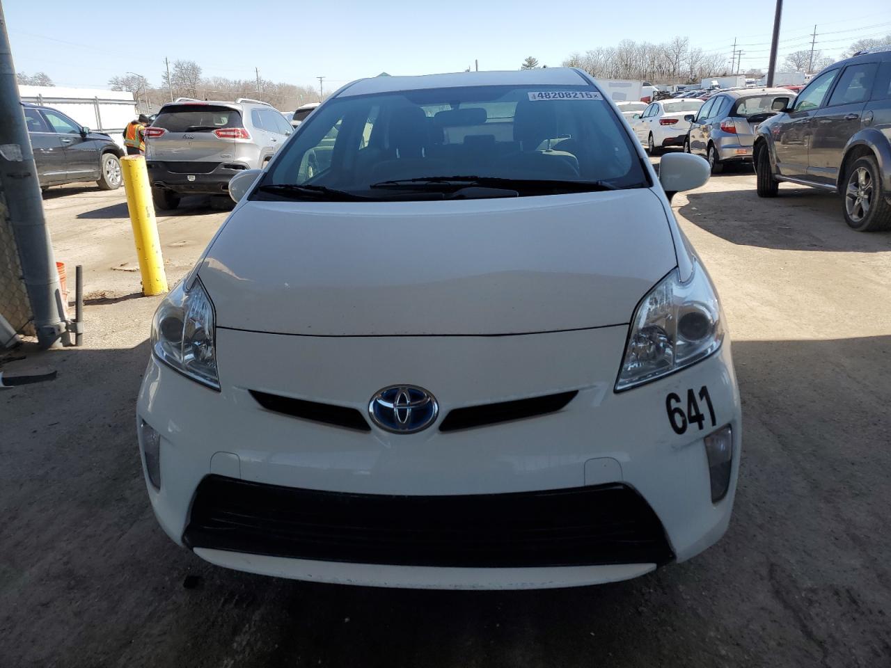 2015 TOYOTA PRIUS - Фото 5