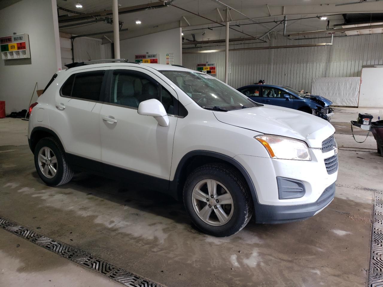 2015 CHEVROLET TRAX 1LT - Image 4