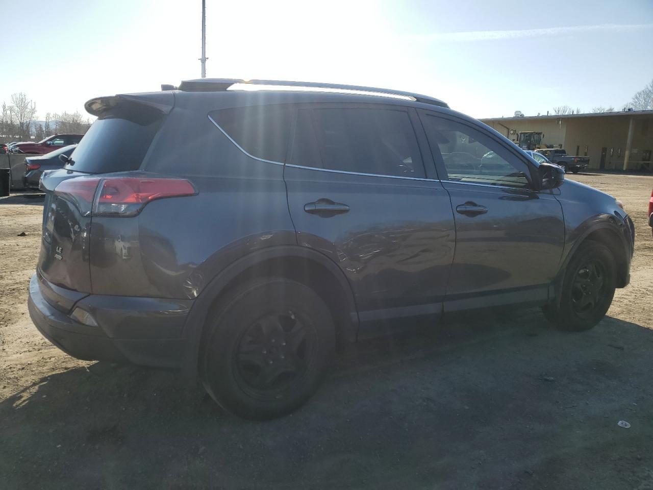 2018 TOYOTA RAV4 LE - Image 3