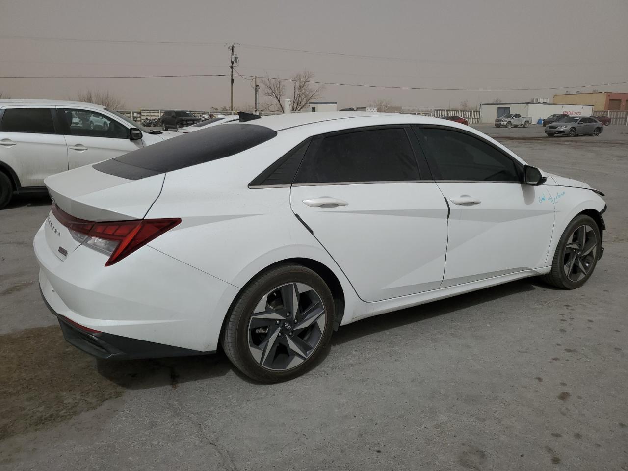 2022 HYUNDAI ELANTRA SE - Image 3