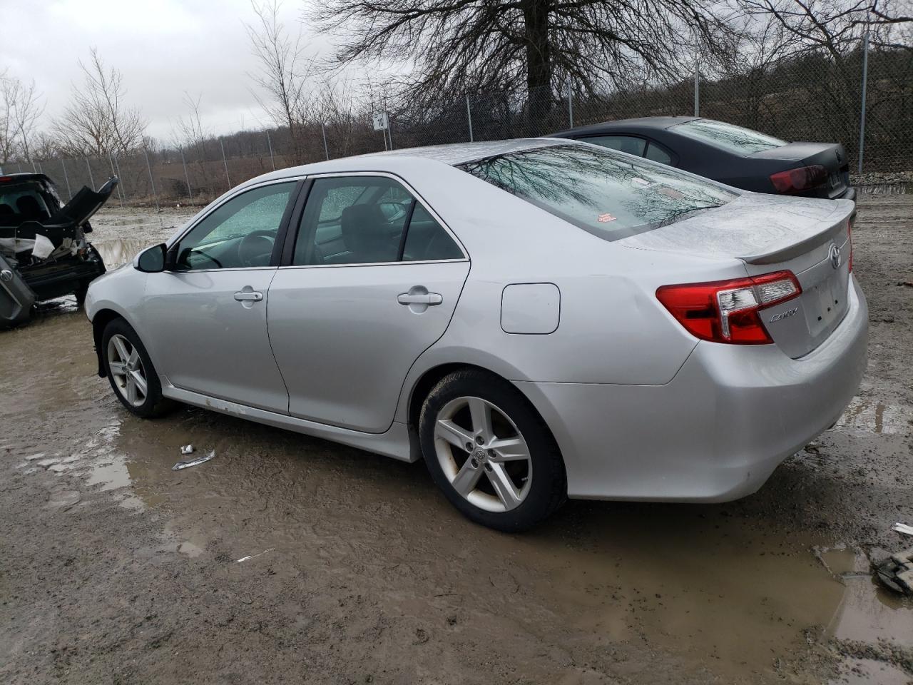 2013 TOYOTA CAMRY L - Фото 2