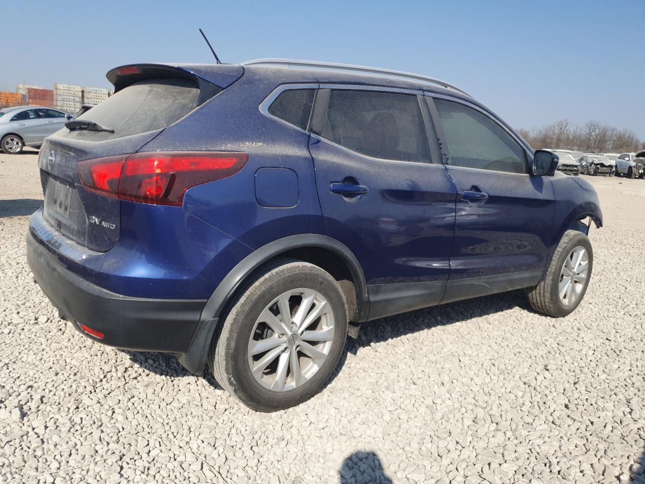 2017 NISSAN ROGUE SPOR - Image 3
