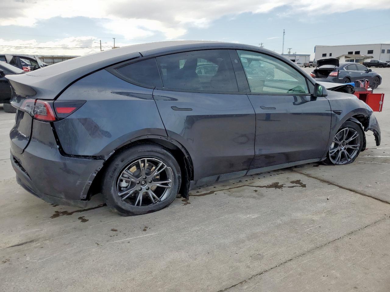 2024 TESLA MODEL Y - Image 3
