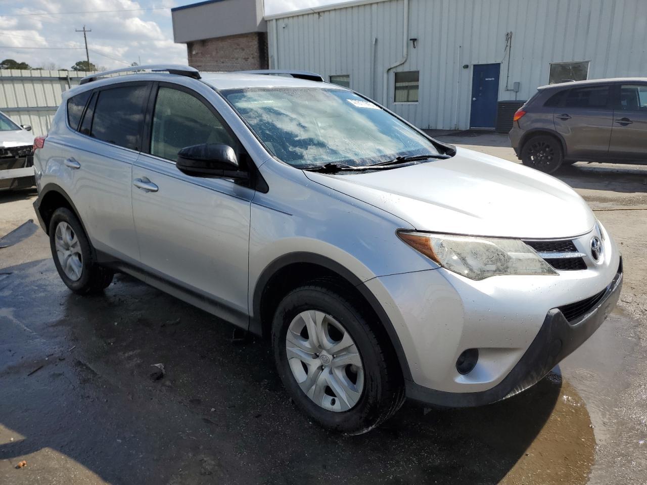 2015 TOYOTA RAV4 LE - Image 4