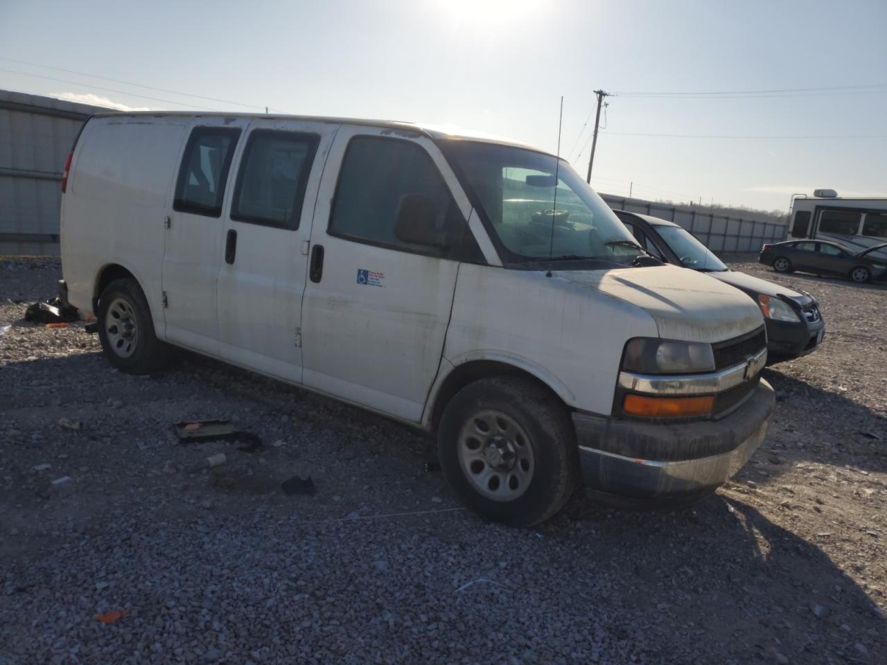 2010 CHEVROLET EXPRESS G1 - Image 4
