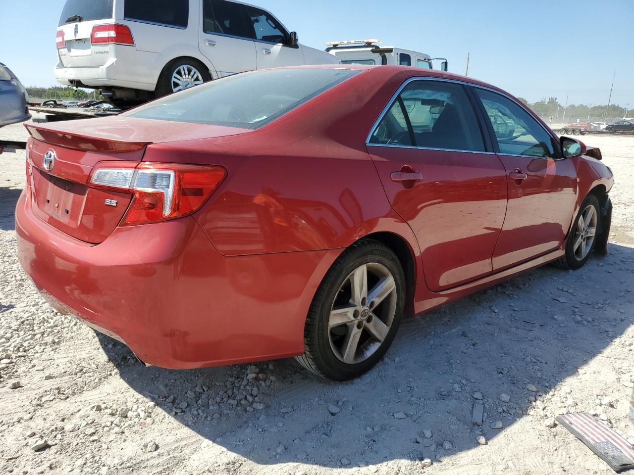 2014 TOYOTA CAMRY L - Фото 3