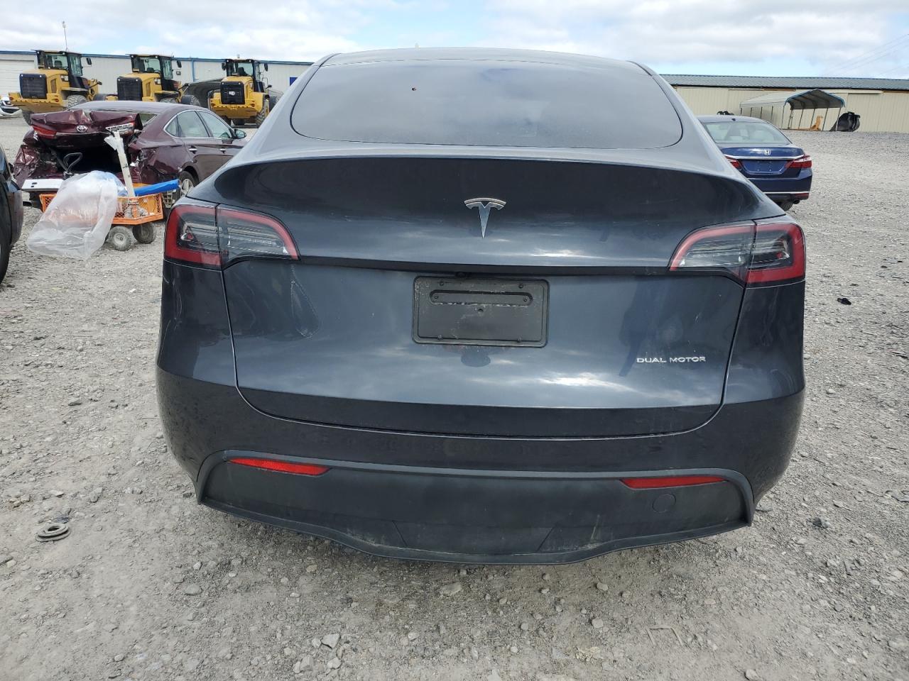 2025 TESLA MODEL Y - Image 6