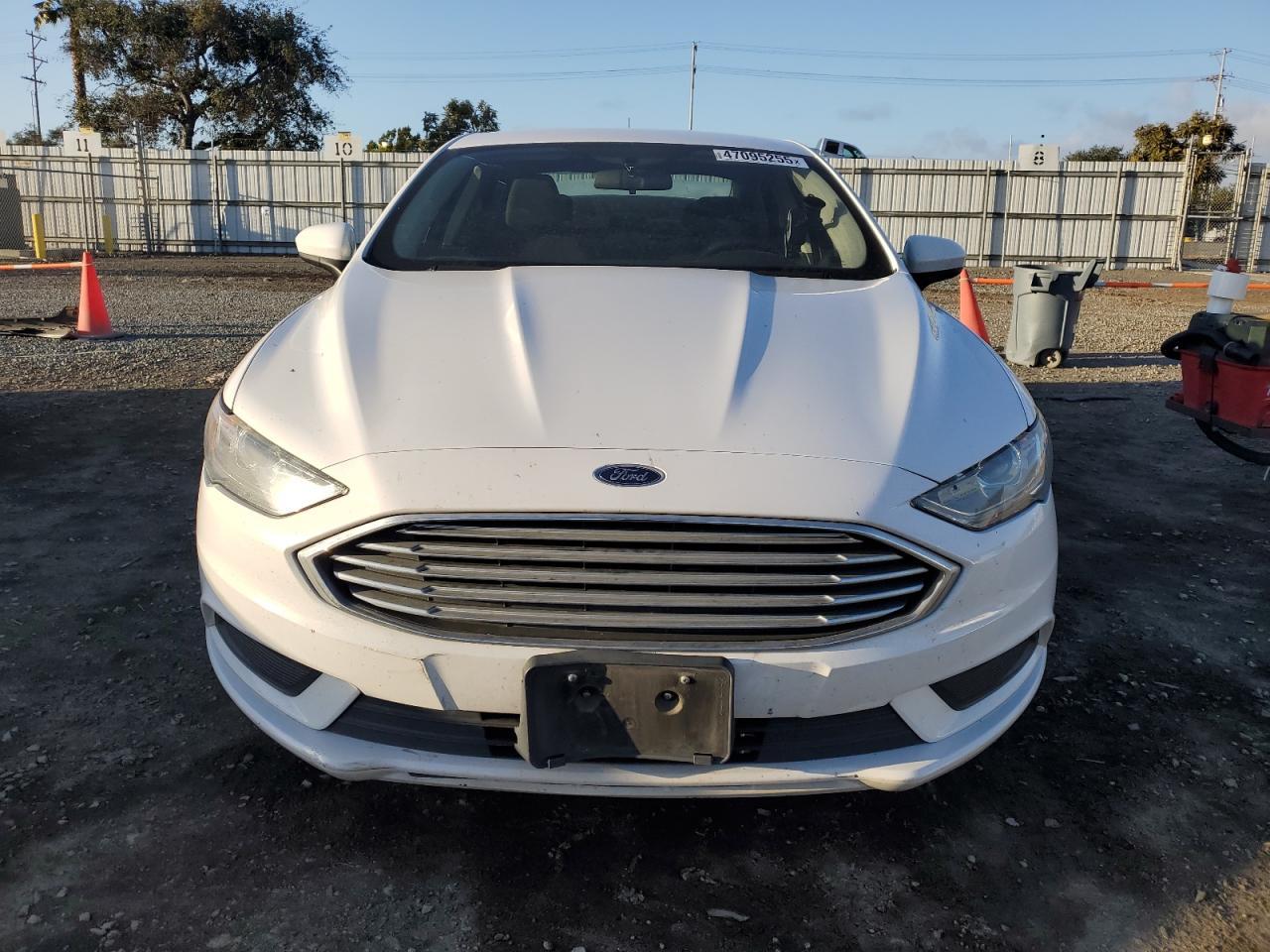 2017 FORD FUSION SE - Image 5