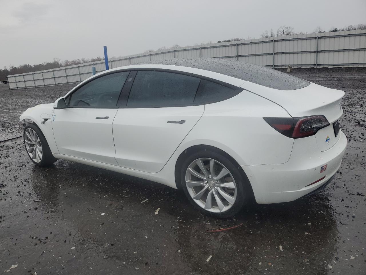 2021 TESLA MODEL 3 - Image 2
