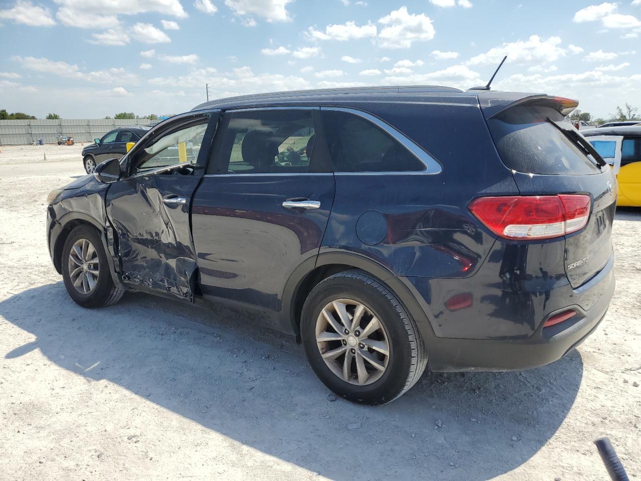 2017 KIA SORENTO LX - Фото 2