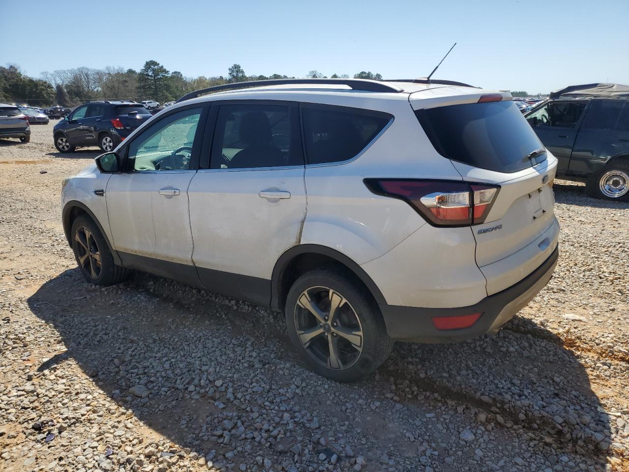 2017 FORD ESCAPE SE - Image 2