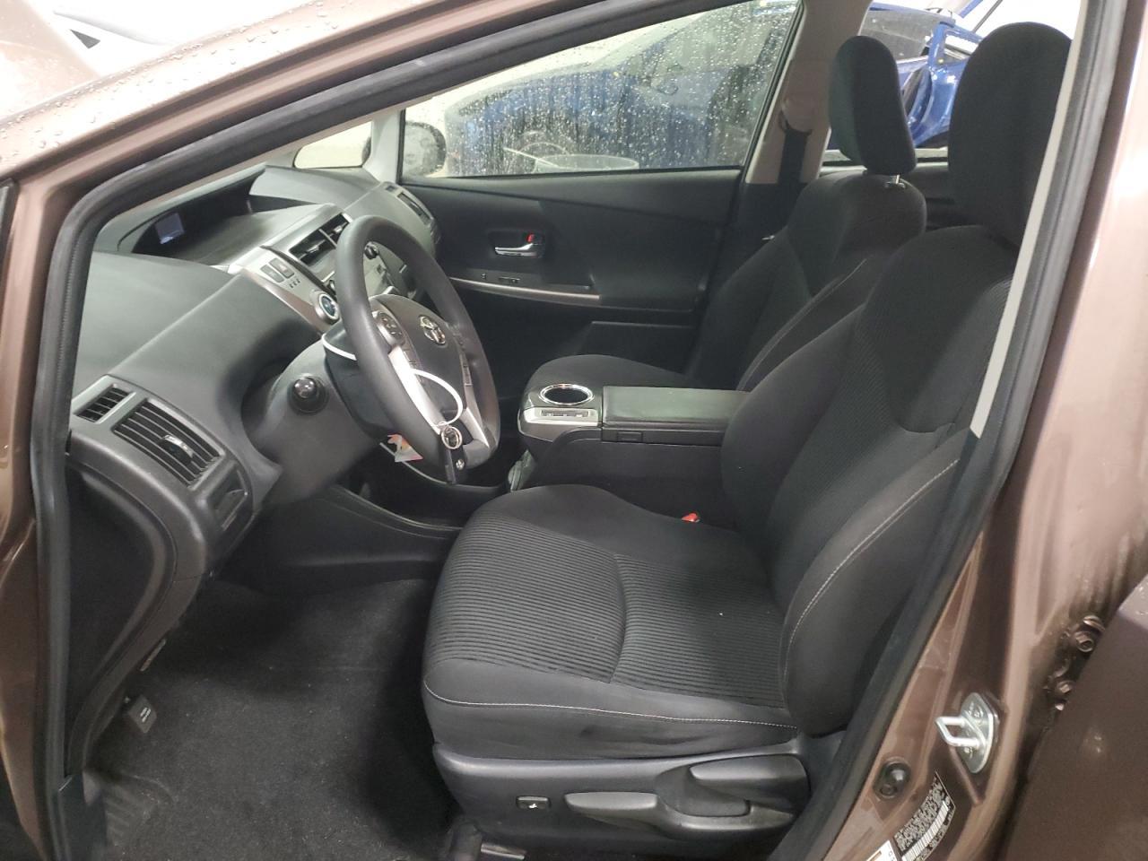 2015 TOYOTA PRIUS V - Фото 7