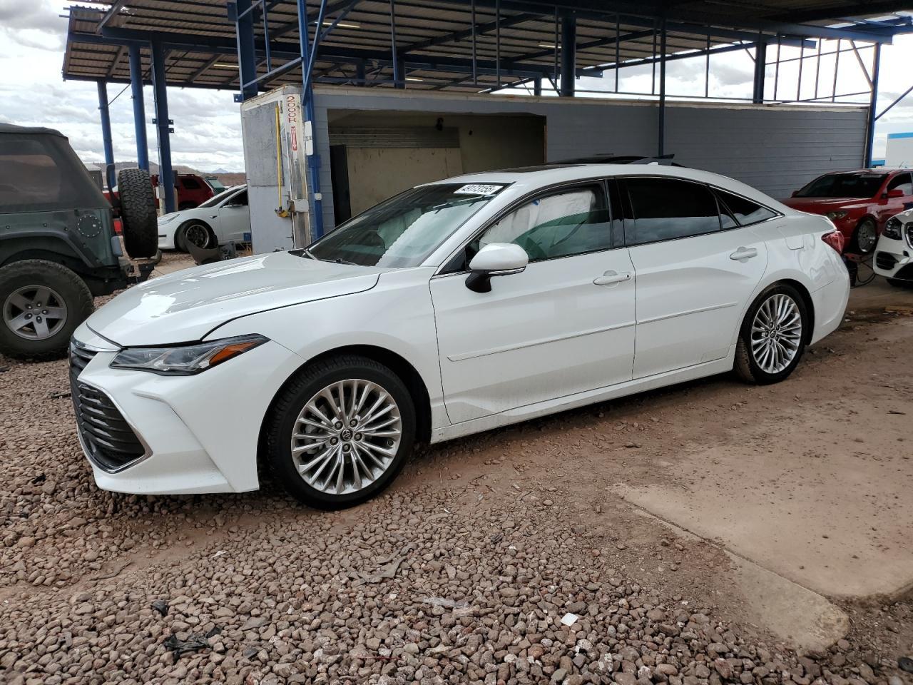 2019 TOYOTA AVALON XLE