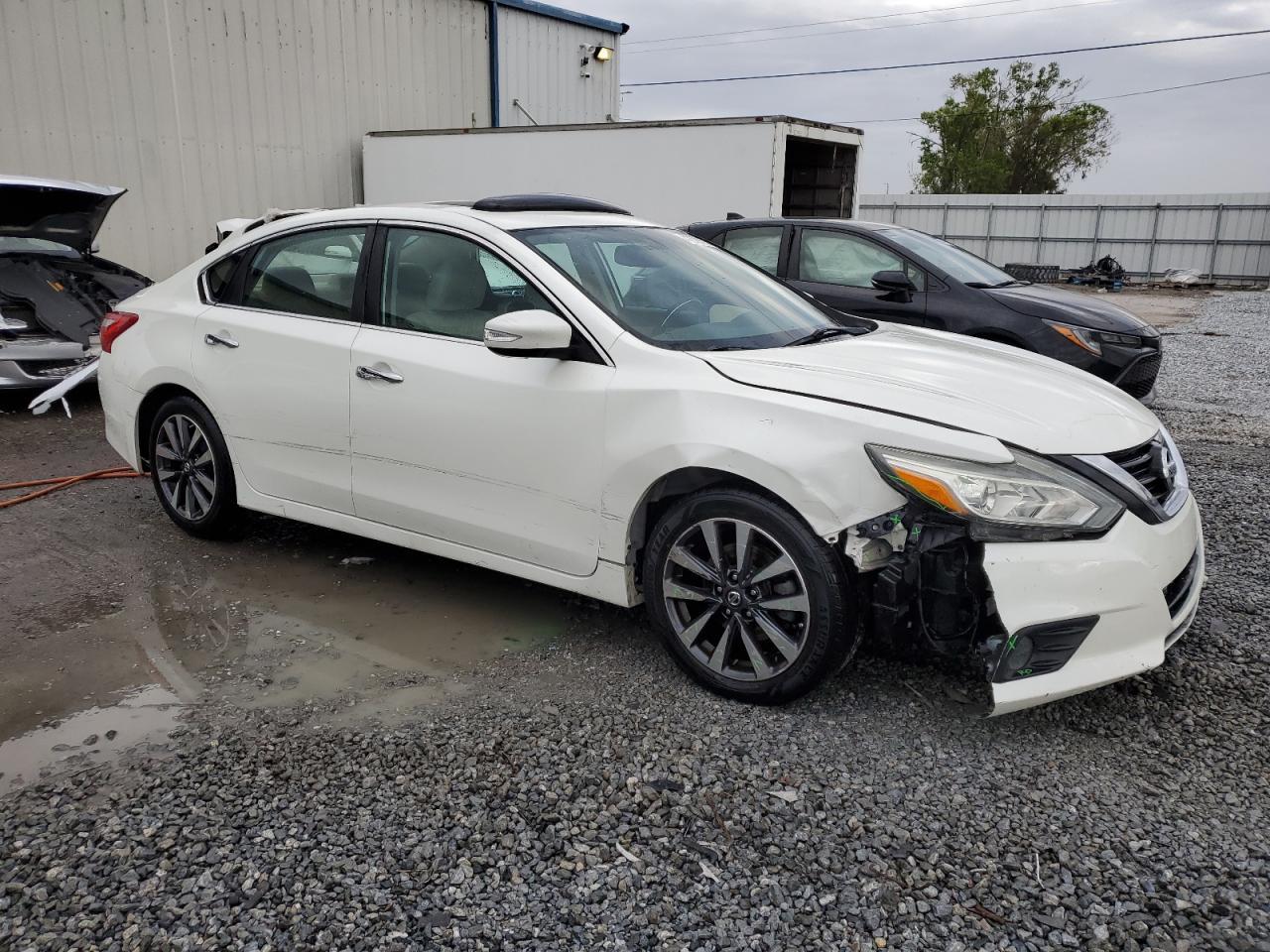 2017 NISSAN ALTIMA 2.5 - Image 4