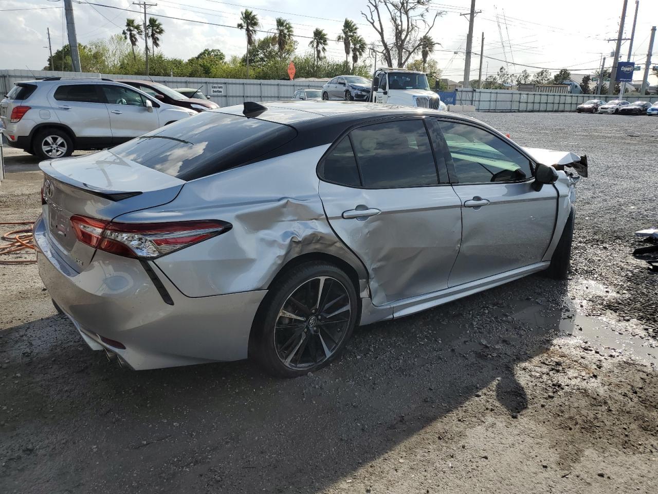 2019 TOYOTA CAMRY XSE - Фото 3