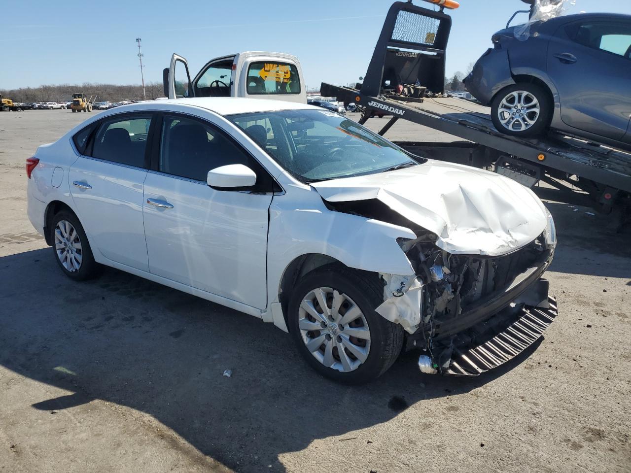 2016 NISSAN SENTRA S - Фото 4