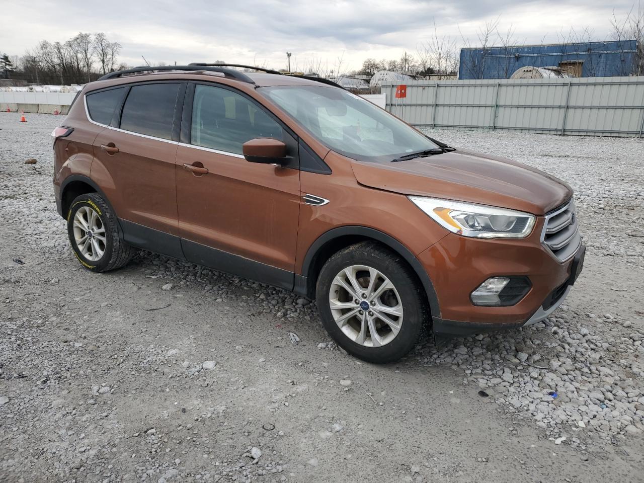 2017 FORD ESCAPE SE - Фото 4