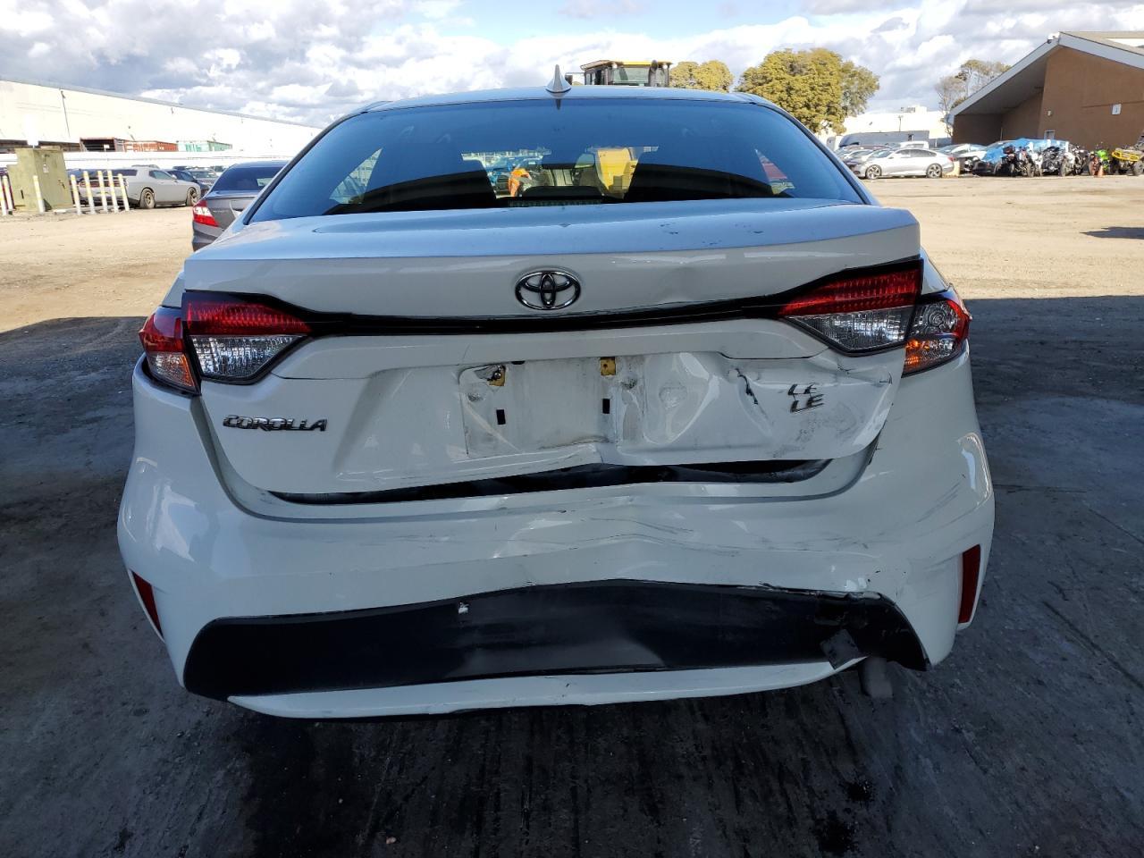 2021 TOYOTA COROLLA LE - Фото 6