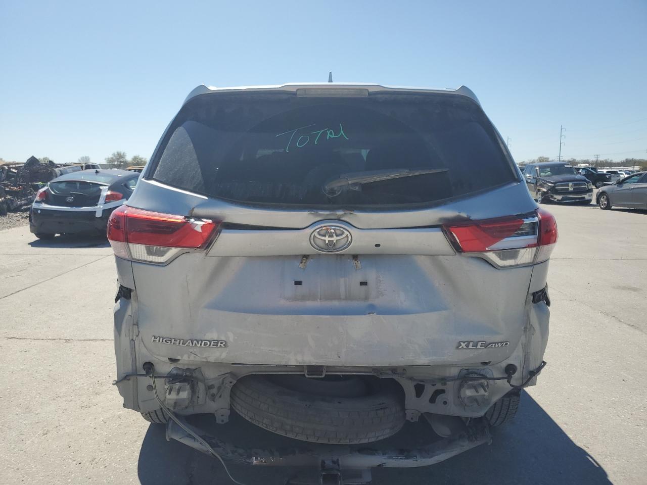 2019 TOYOTA HIGHLANDER - Image 6