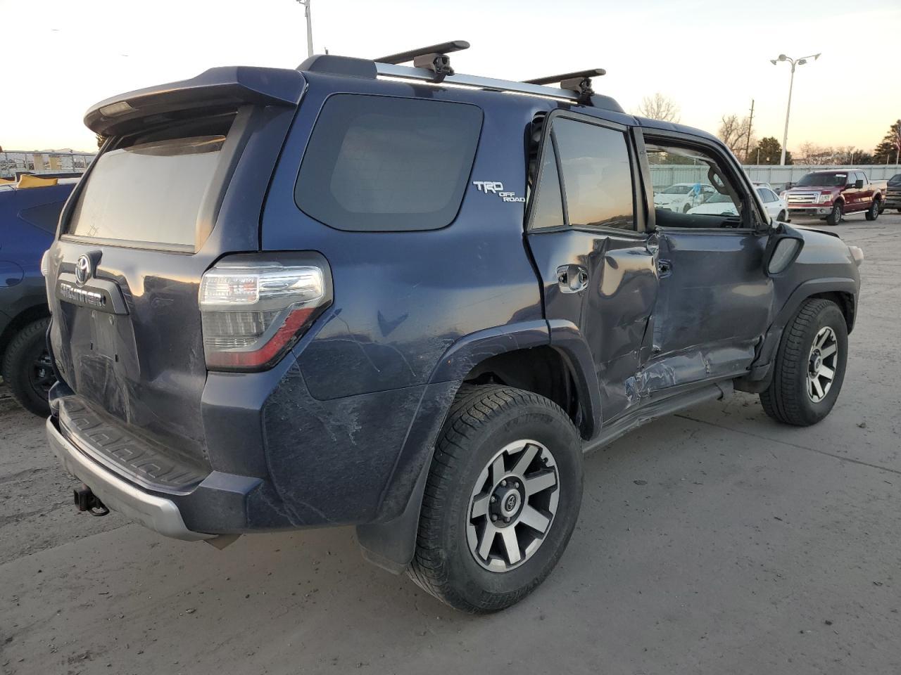 2018 TOYOTA 4RUNNER SR - Image 3