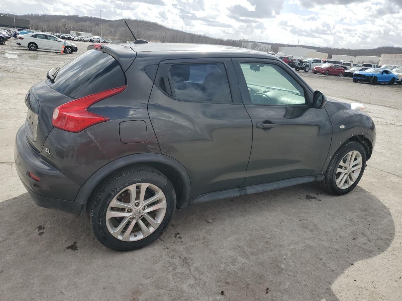 2011 NISSAN JUKE S - Фото 3