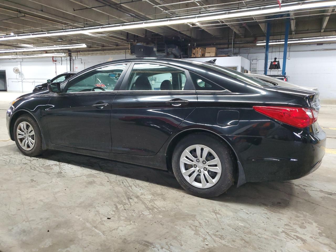 2011 HYUNDAI SONATA GLS - Image 2
