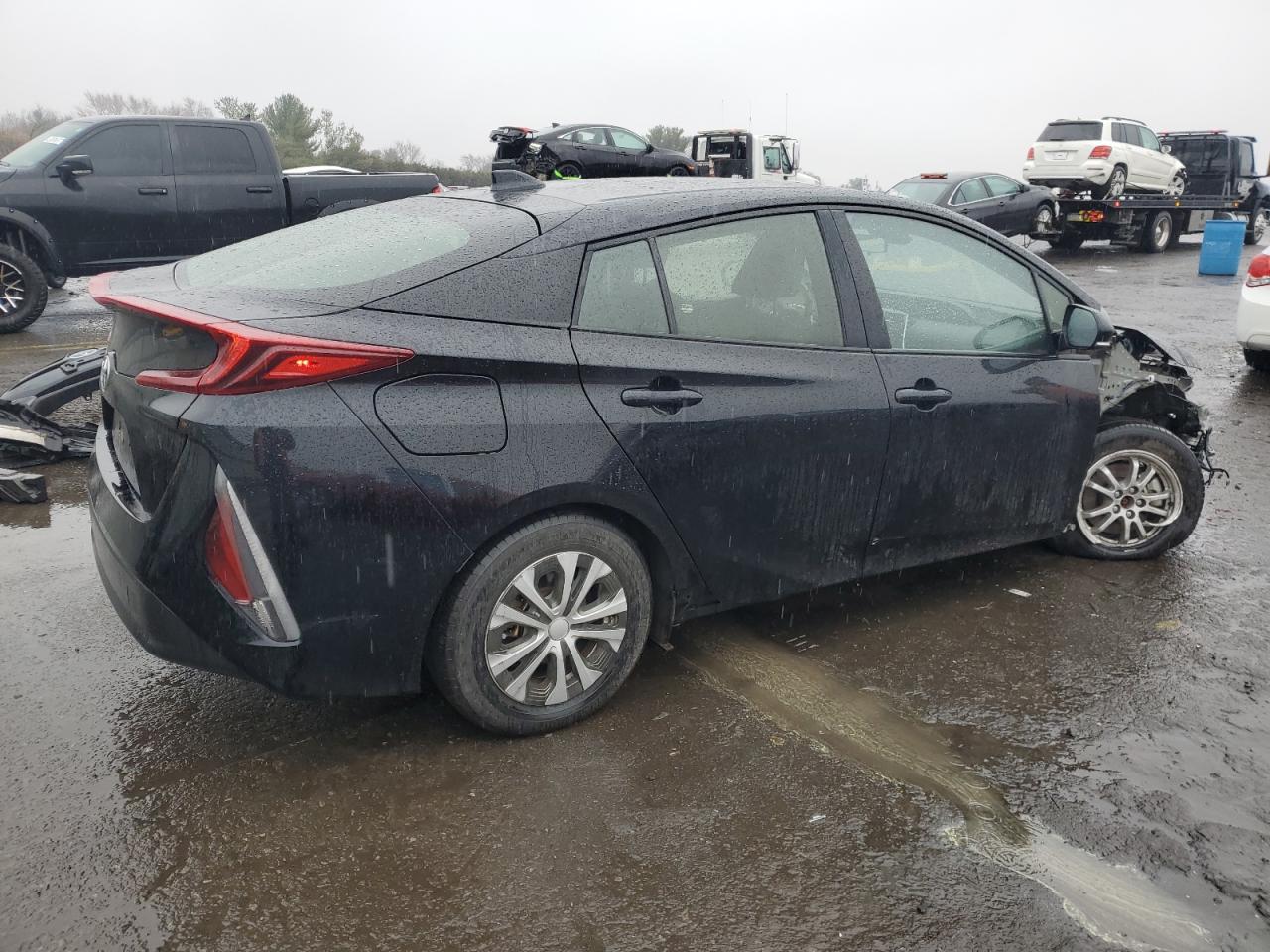 2022 TOYOTA PRIUS PRIM - Image 3