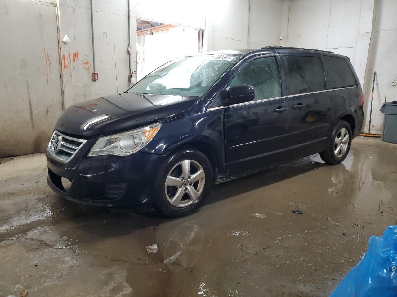 2011 VOLKSWAGEN ROUTAN SE