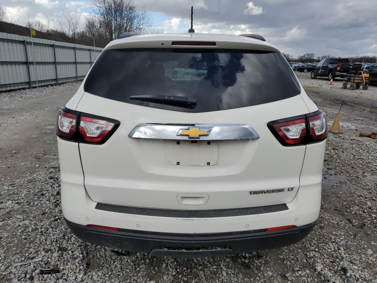 2015 CHEVROLET TRAVERSE L - Фото 6