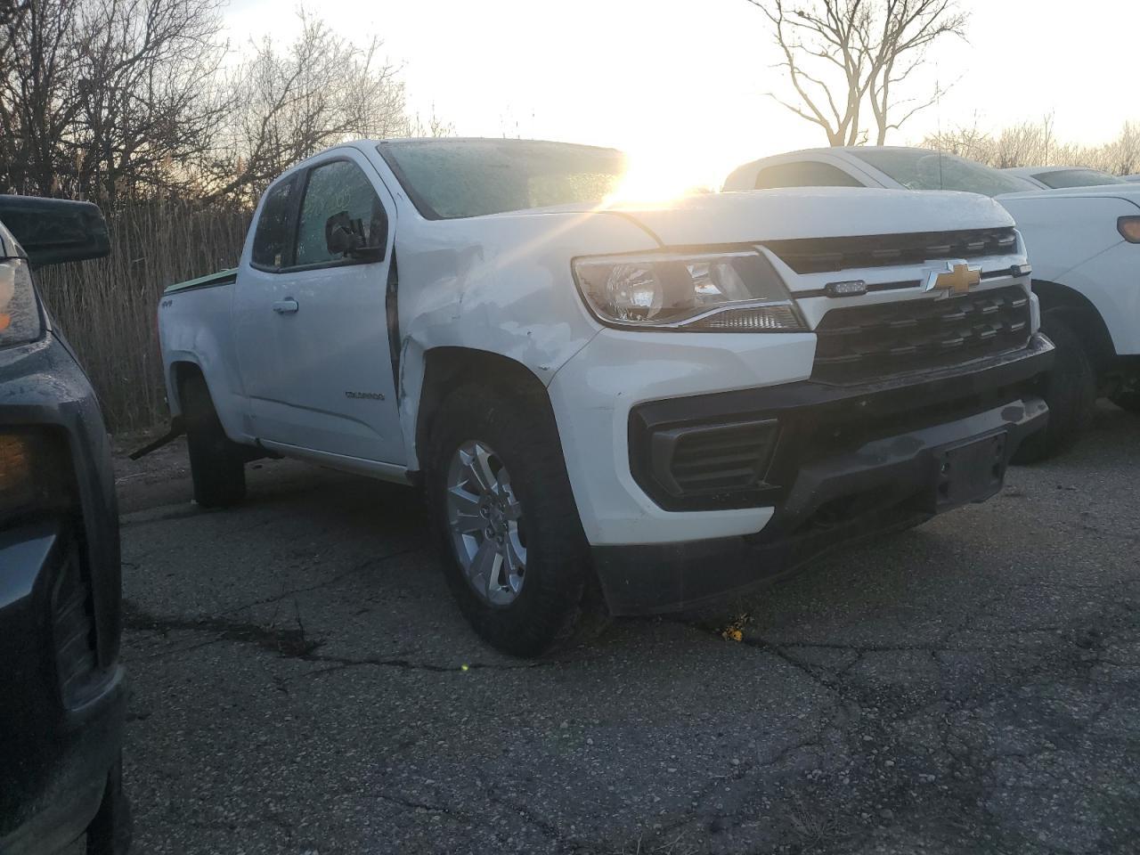2022 CHEVROLET COLORADO L - Image 4