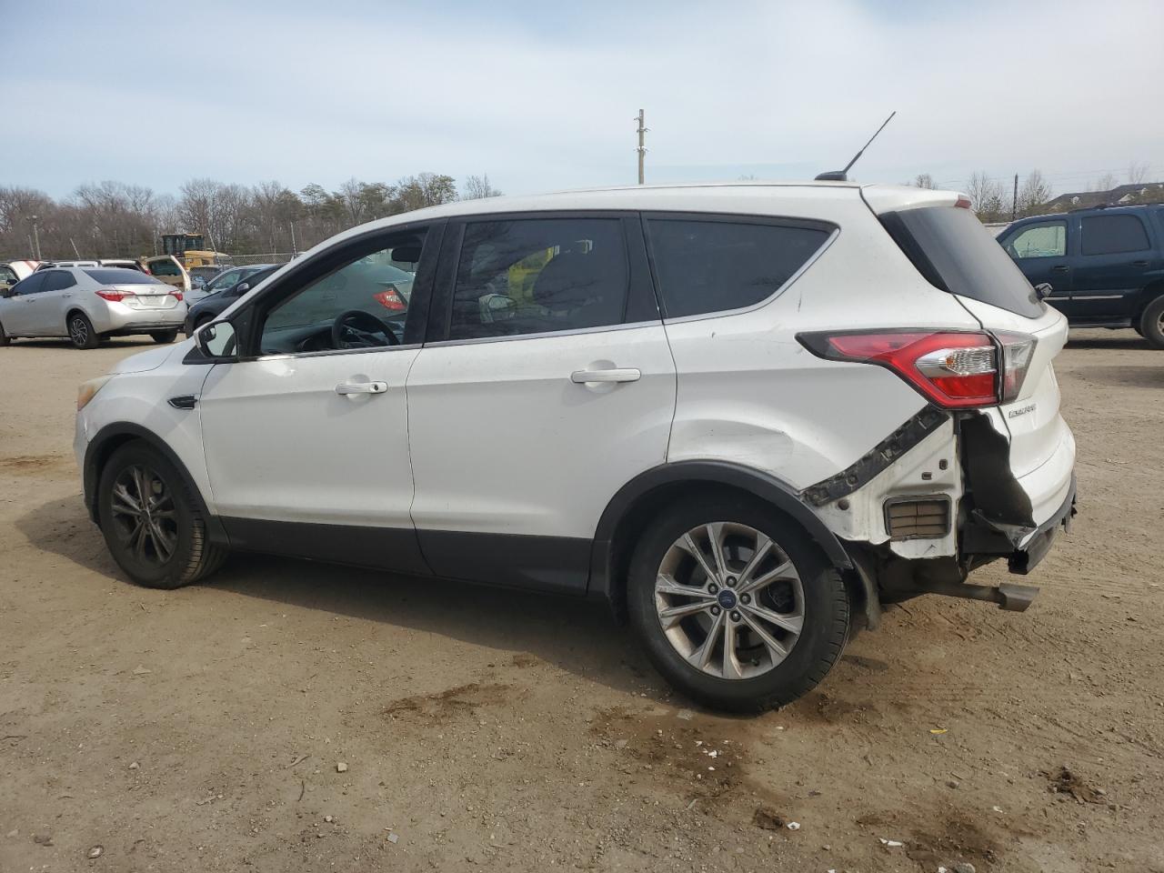 2017 FORD ESCAPE SE - Фото 2