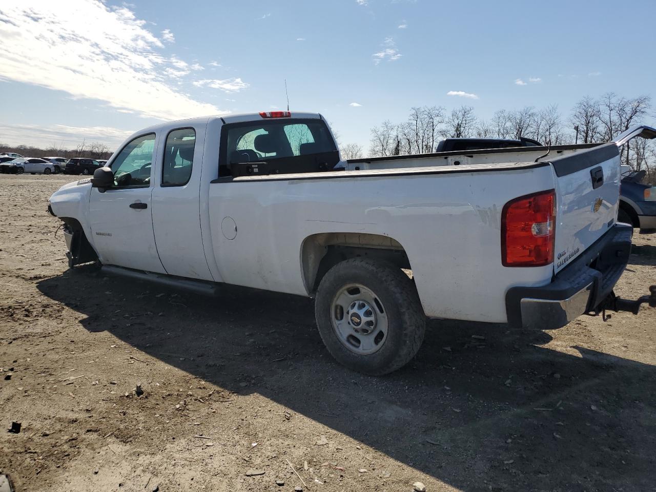 2013 CHEVROLET SILVERADO - Image 2