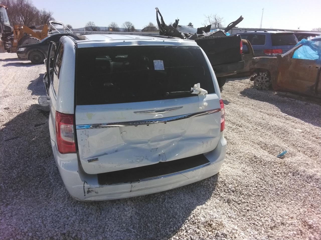 2014 CHRYSLER TOWN & COU - Image 6