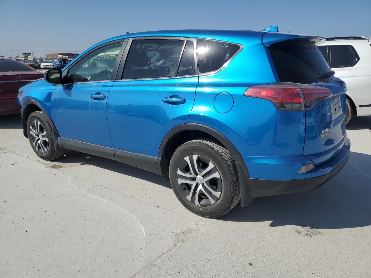 2018 TOYOTA RAV4 LE - Image 2