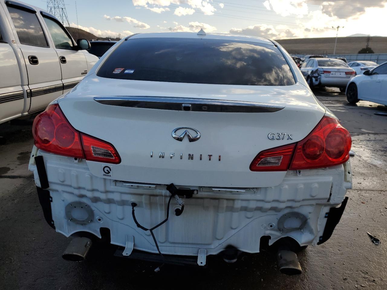 2012 INFINITI G37 - Image 6
