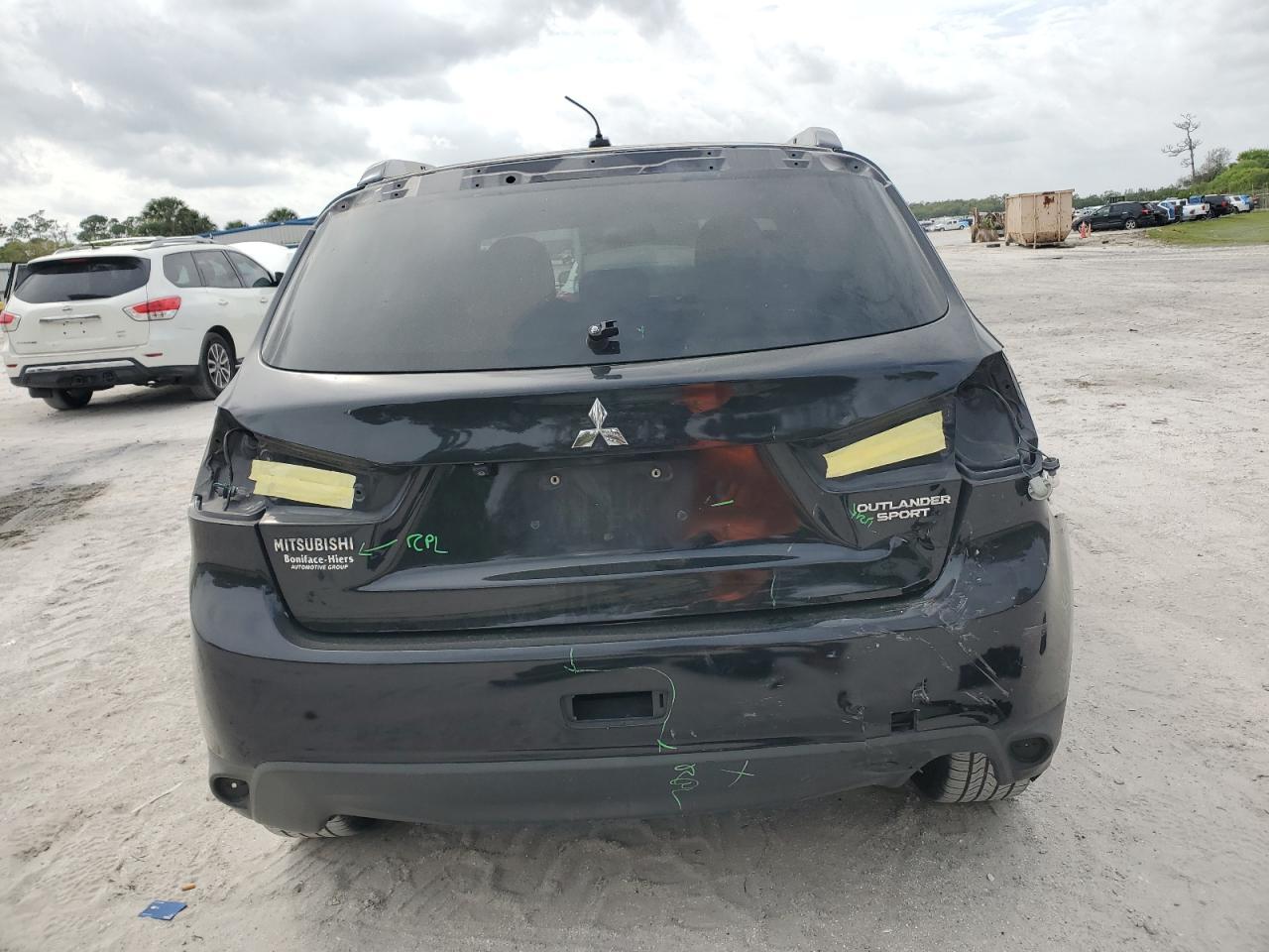 2015 MITSUBISHI OUTLANDER - Фото 6