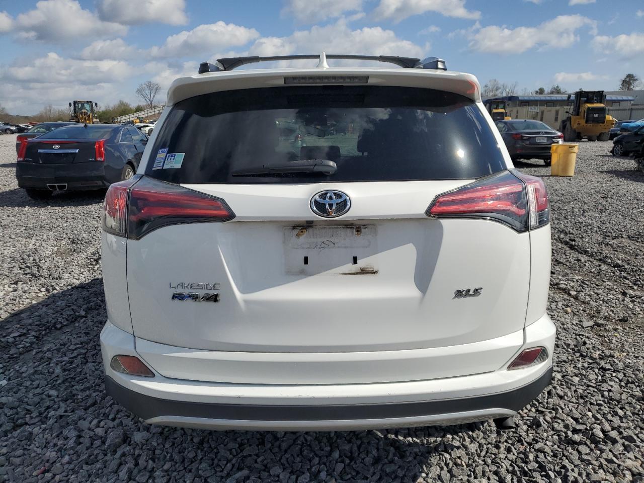 2016 TOYOTA RAV4 XLE - Image 6