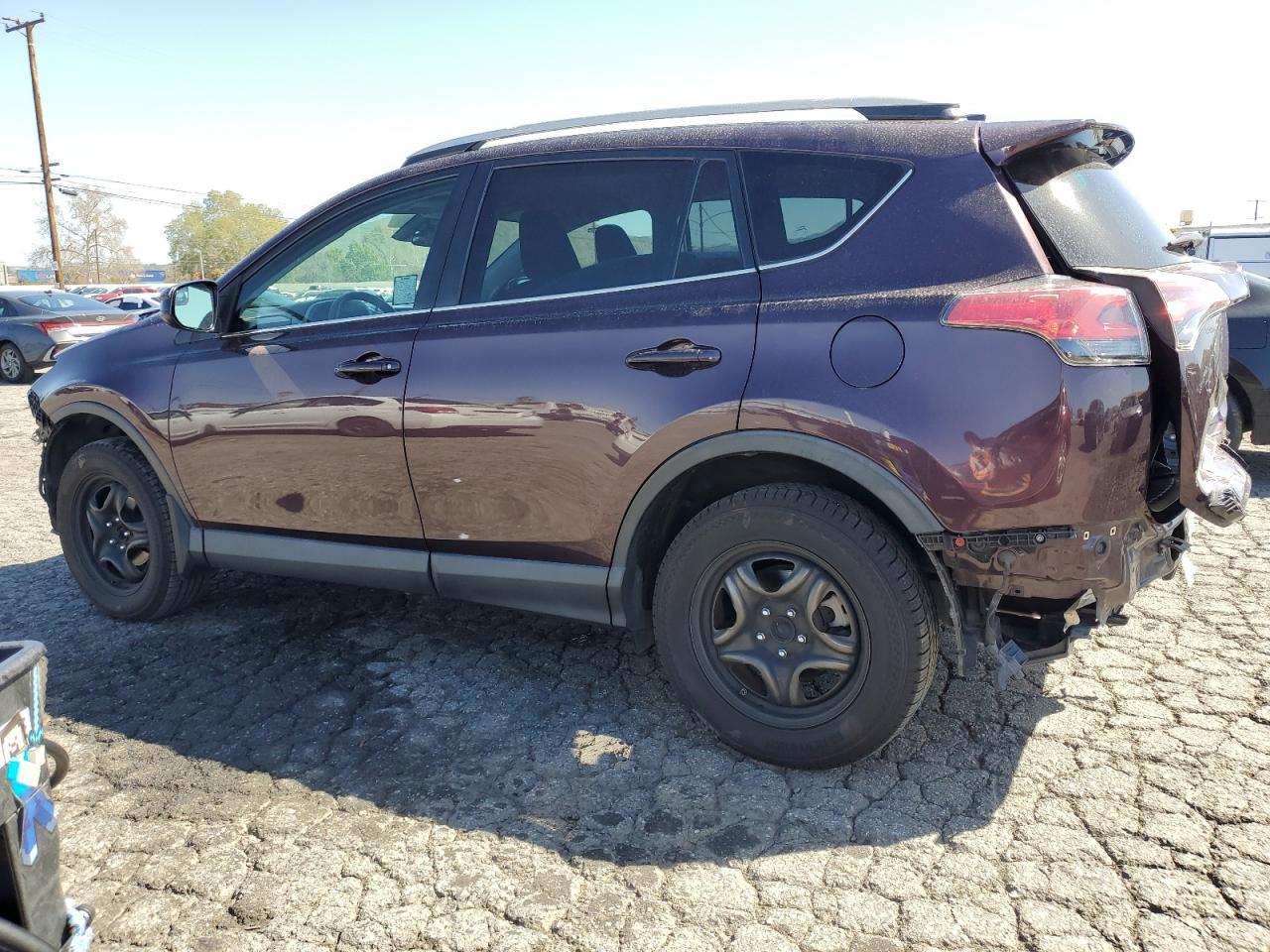 2018 TOYOTA RAV4 LE - Фото 2