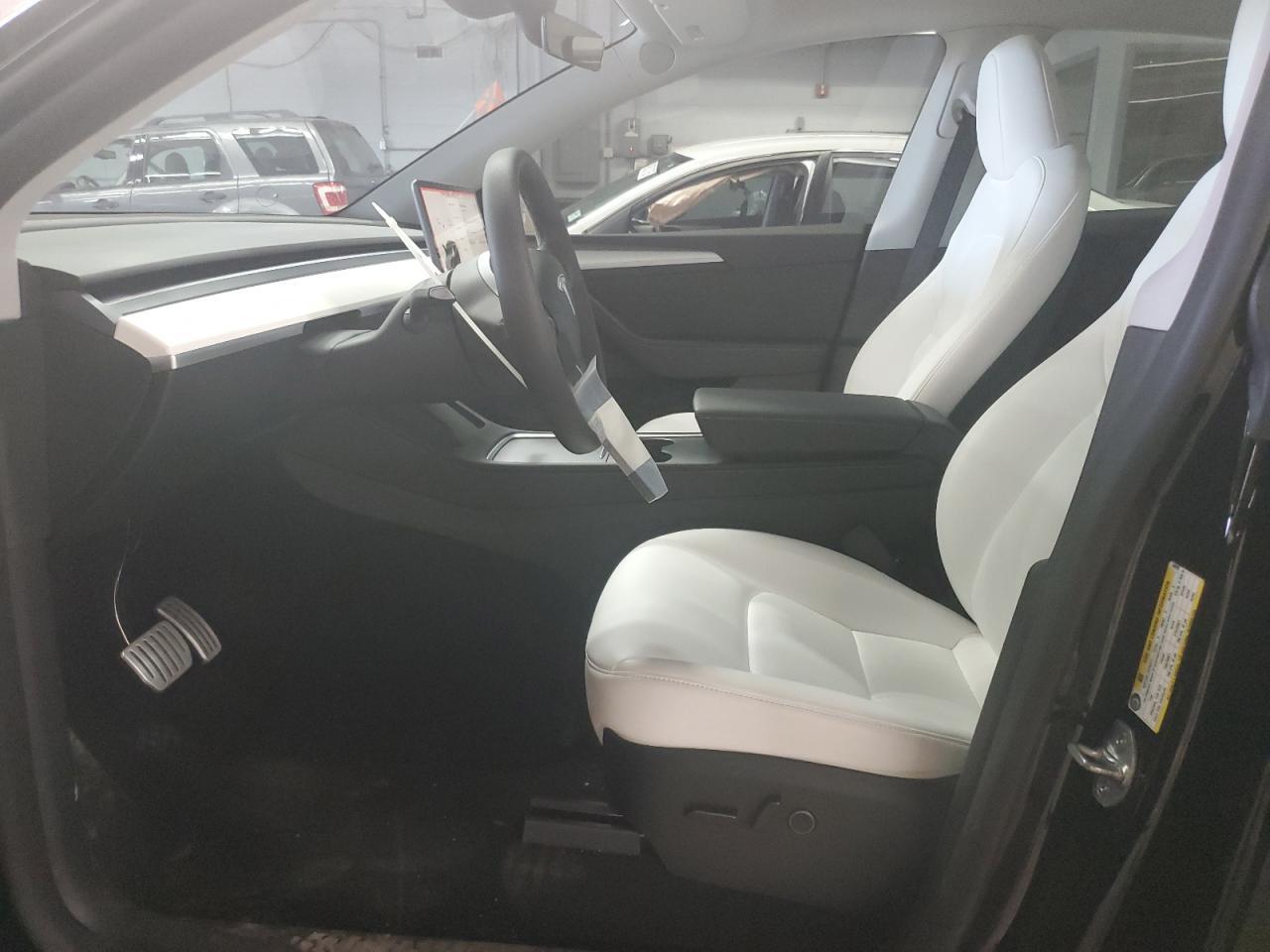 2025 TESLA MODEL Y - Image 7