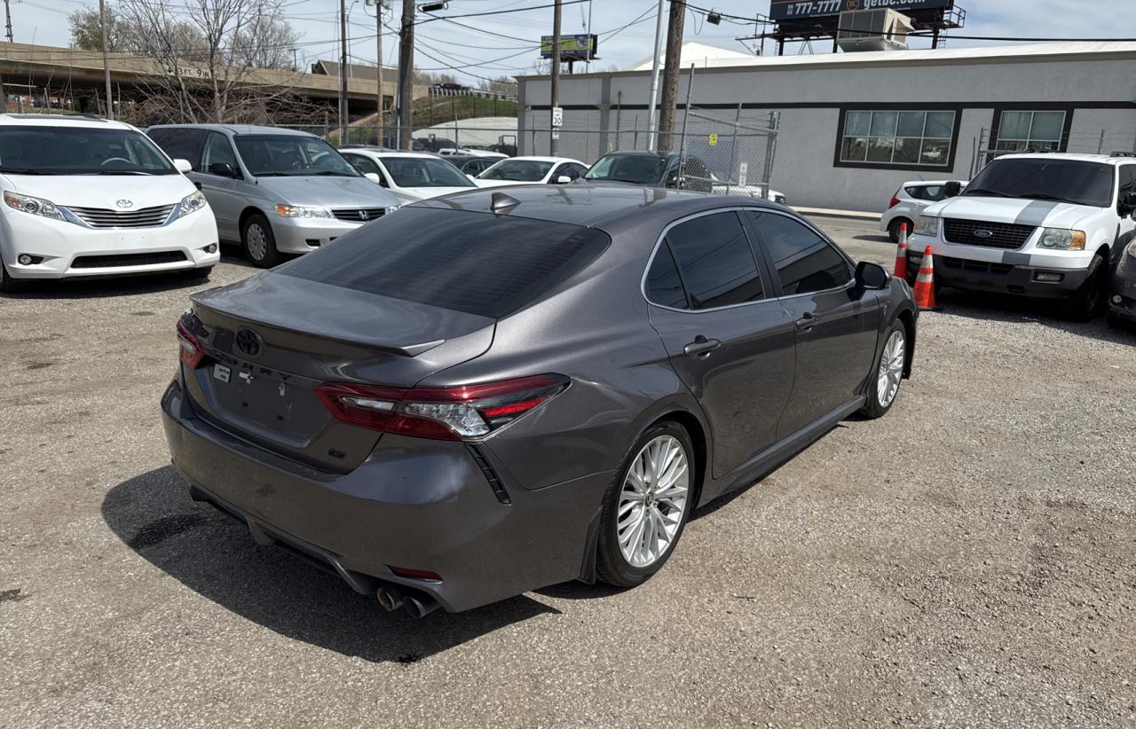 2020 TOYOTA CAMRY SE - Image 4