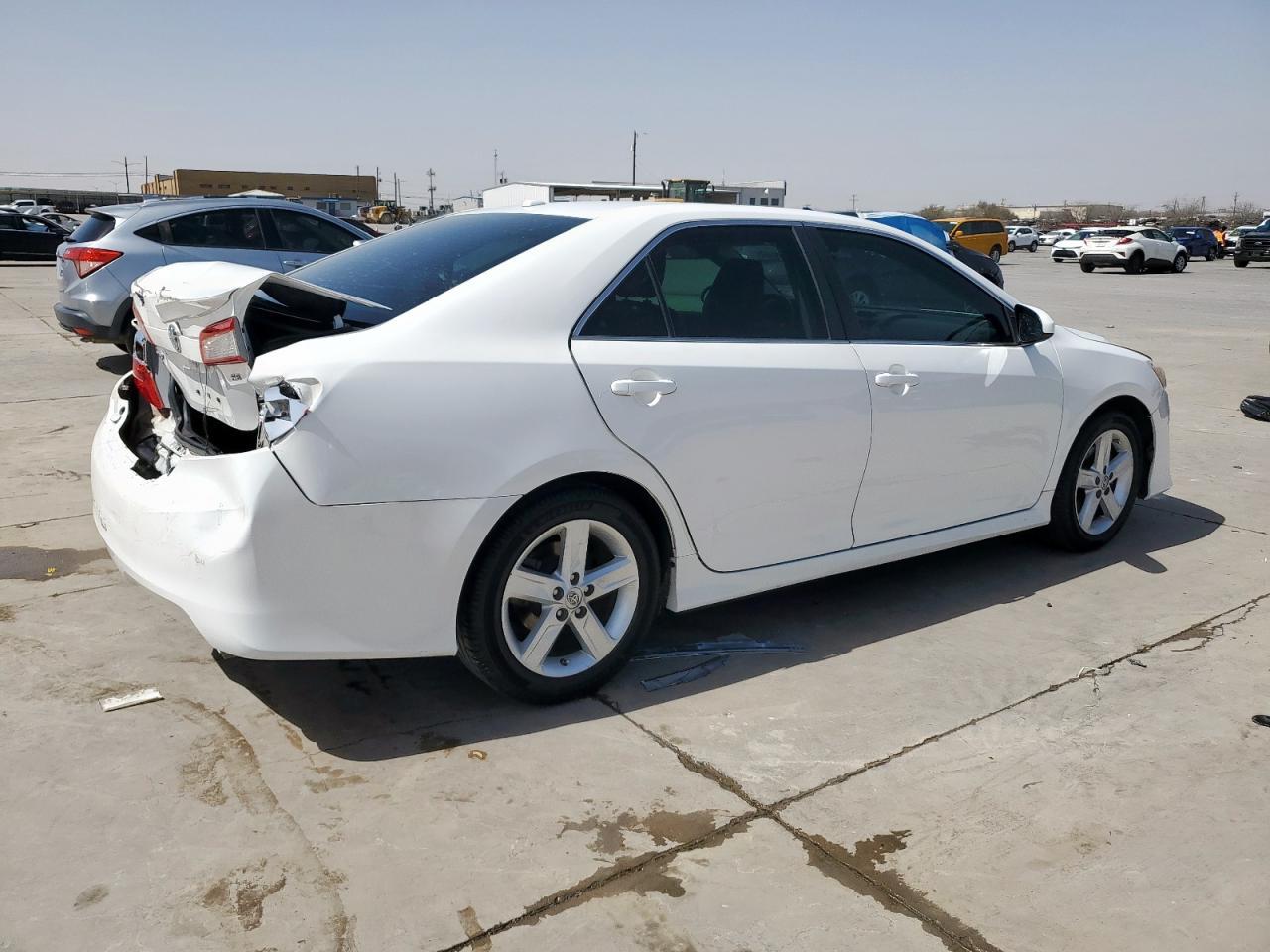2014 TOYOTA CAMRY L - Image 3