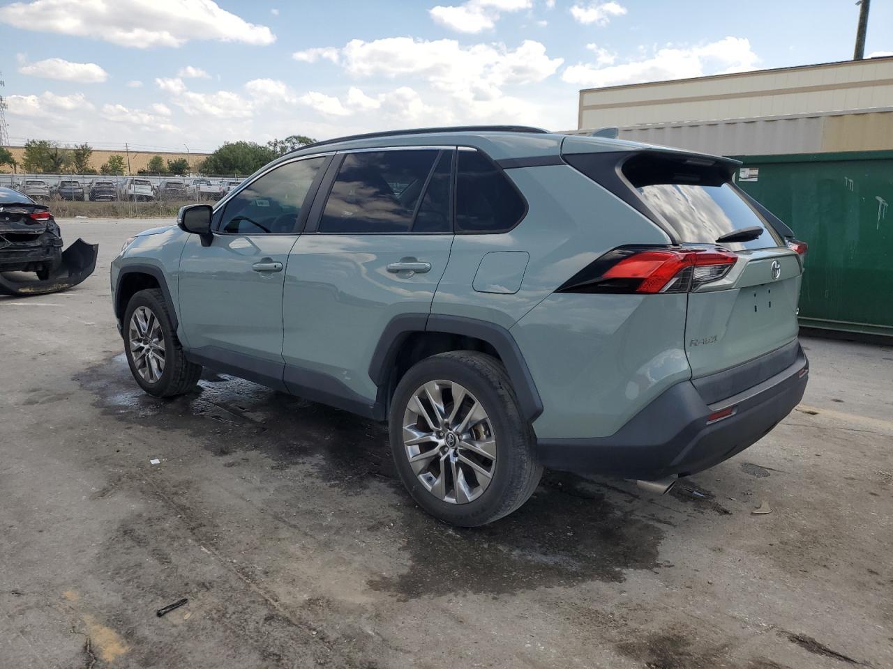 2020 TOYOTA RAV4 XLE P - Image 2