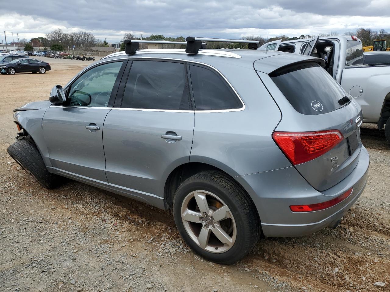 2011 AUDI Q5 PREMIUM - Image 2