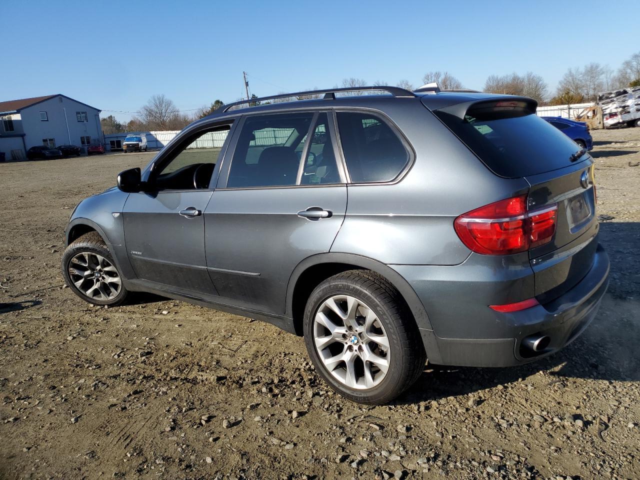 2012 BMW X5 XDRIVE3 - Image 2