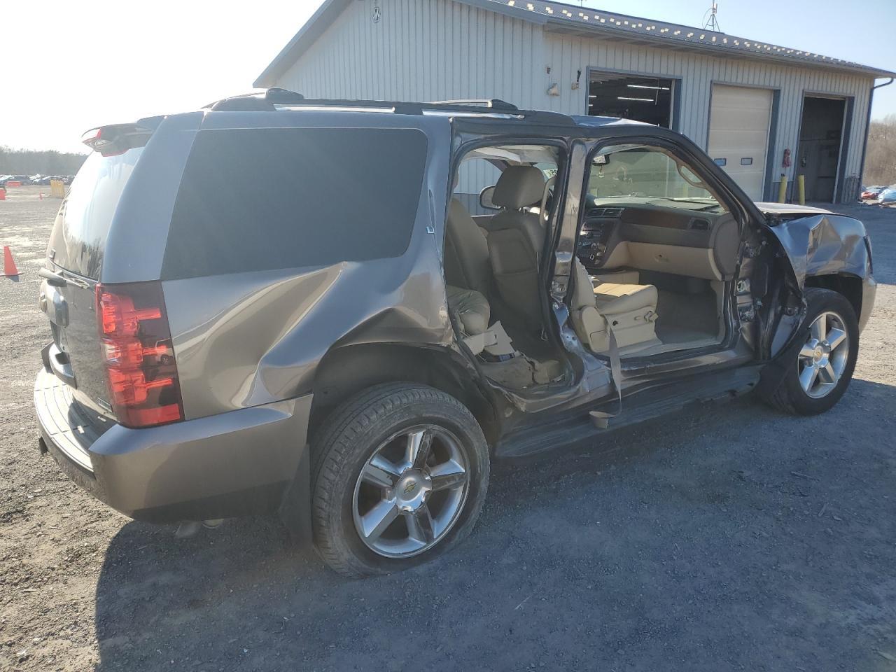 2011 CHEVROLET TAHOE K150 - Image 3
