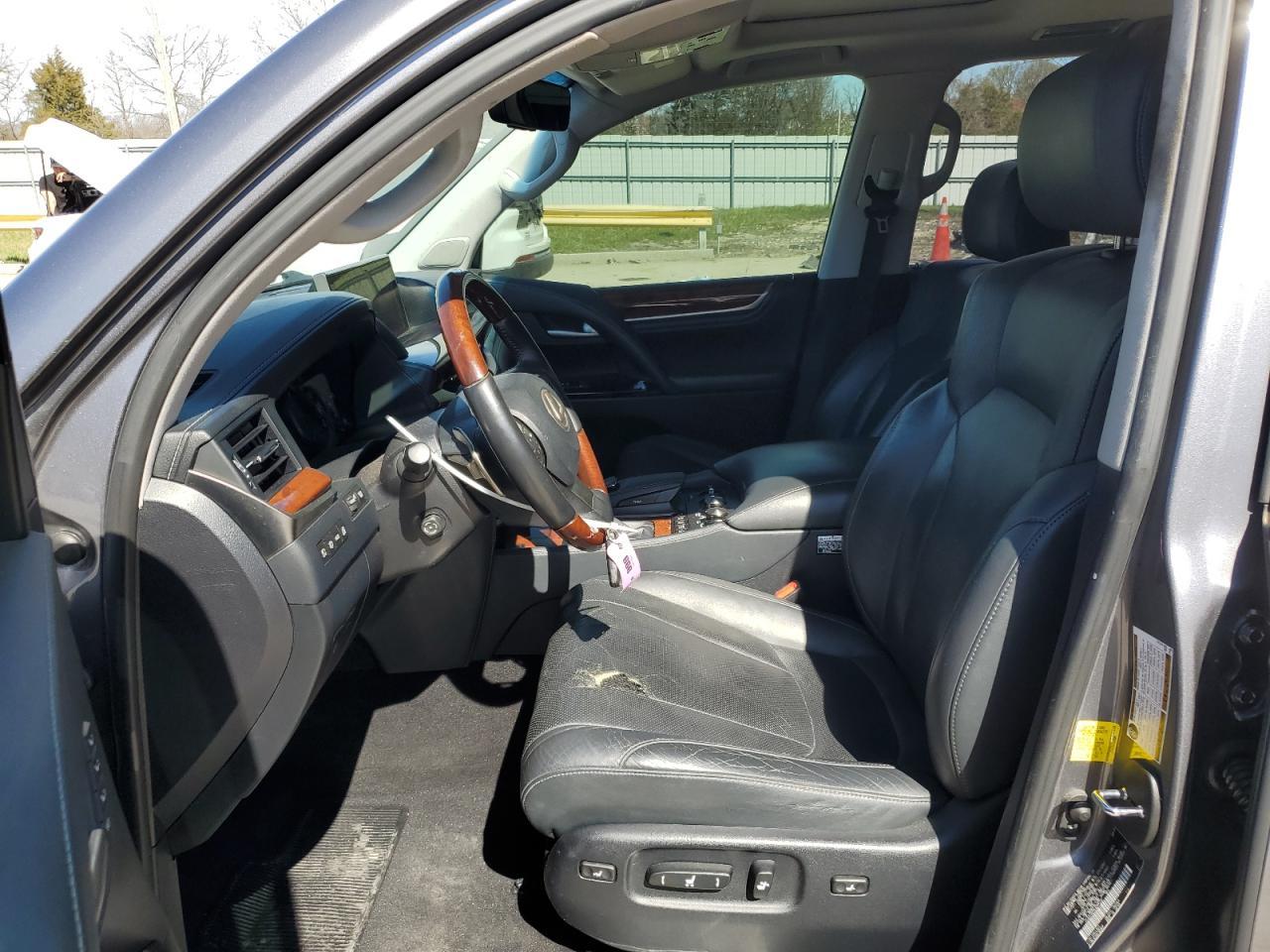 2019 LEXUS LX 570 - Фото 7