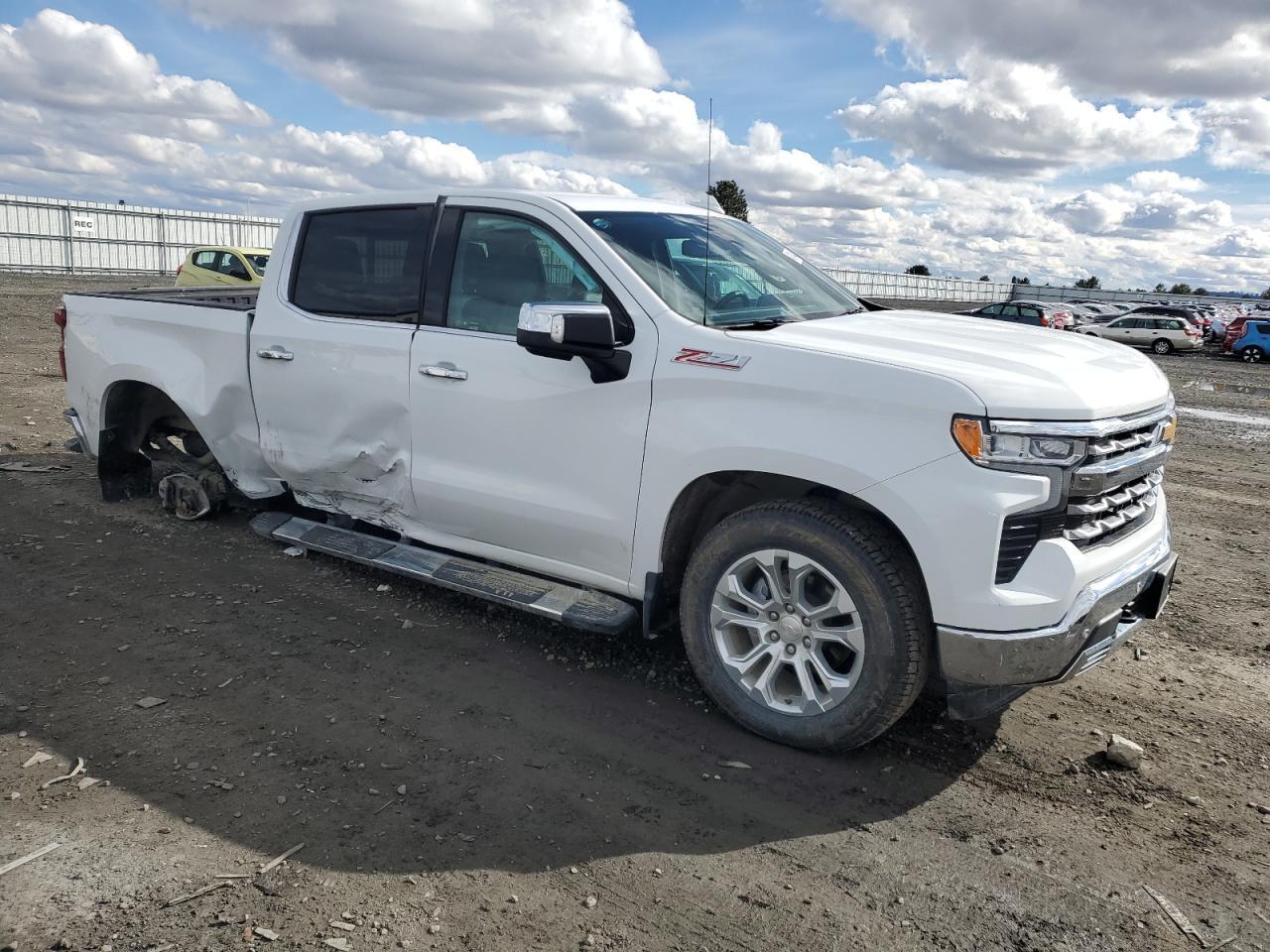2023 CHEVROLET SILVERADO - Image 4